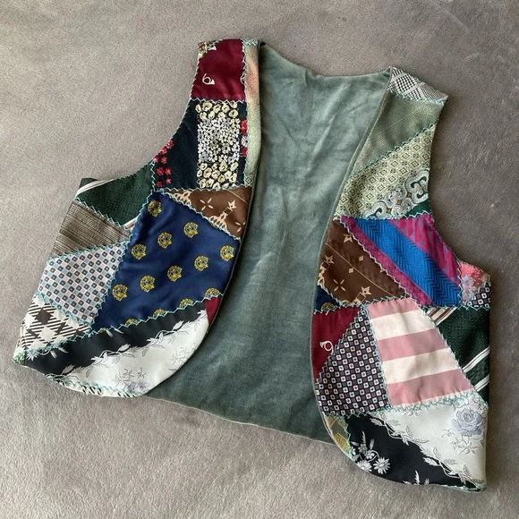 ‼️TRADED‼️RARE Vintage Reversible Silk Tie Patchwork Vest 🚢 - Picture 2 of 8
